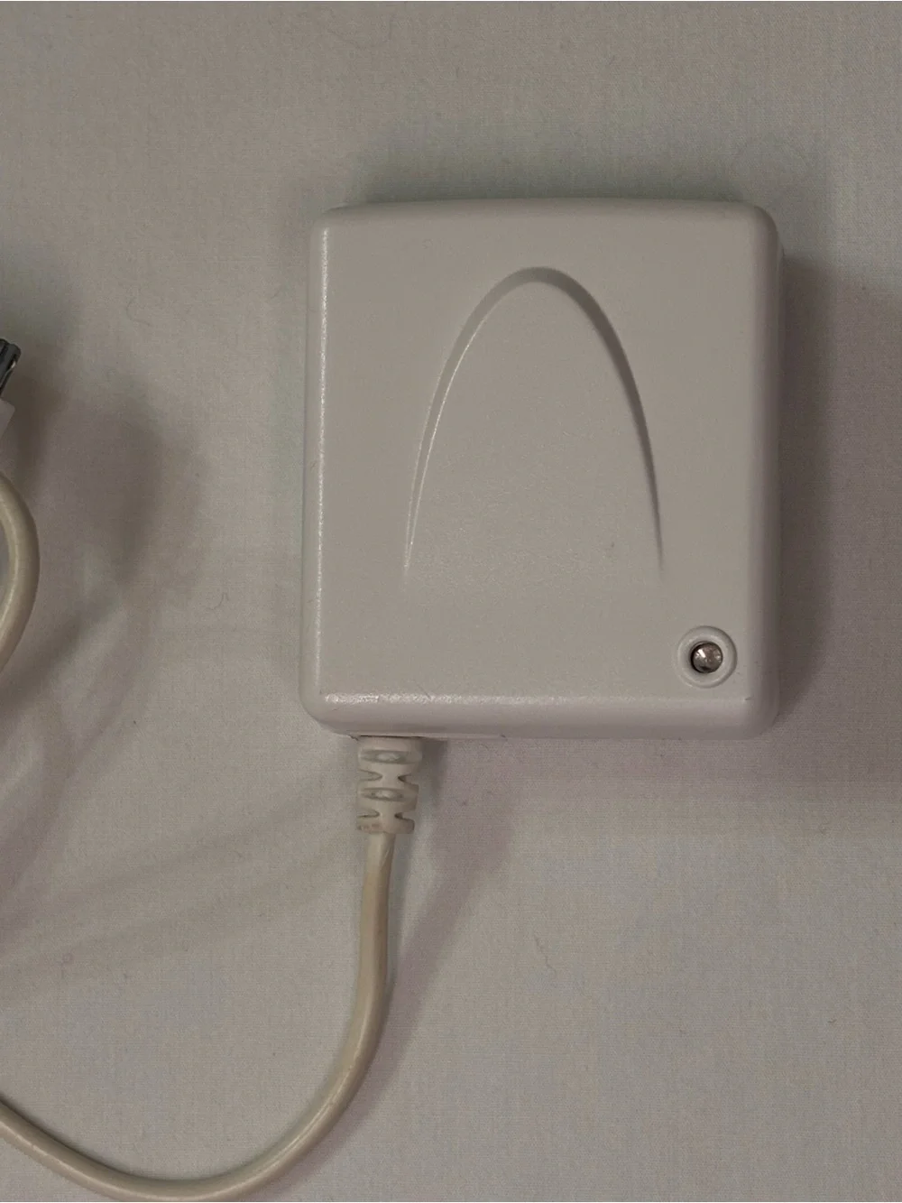 Cellet Cream 30-pin Tablet Charger with Integrated Cable